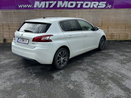 2017 Peugeot 308 - photo 2