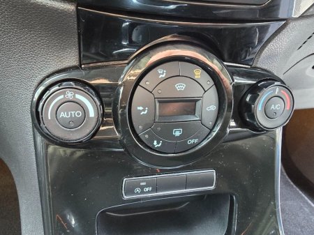 2015 Ford Fiesta - photo 15