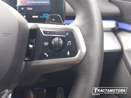 2025 BMW 5-Series - photo 26