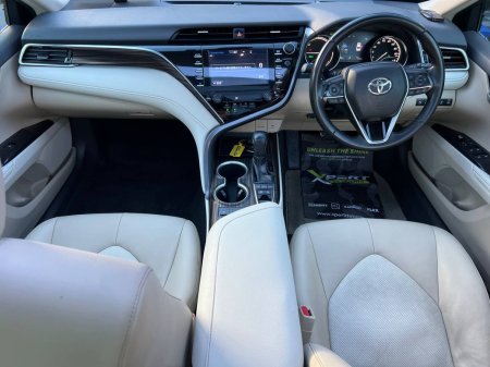 2018 Toyota Camry - photo 10