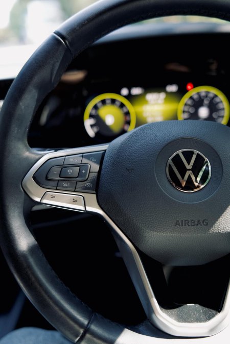 2023 Volkswagen Golf - photo 10