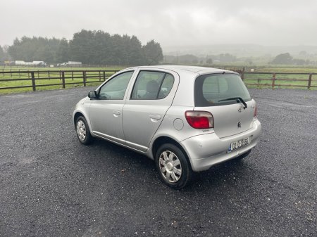 2002 Toyota Yaris - photo 5