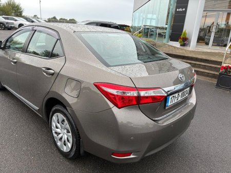 2017 Toyota Corolla - photo 2