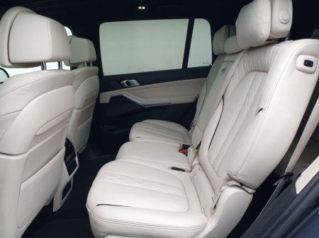 2021 BMW X7 - photo 22