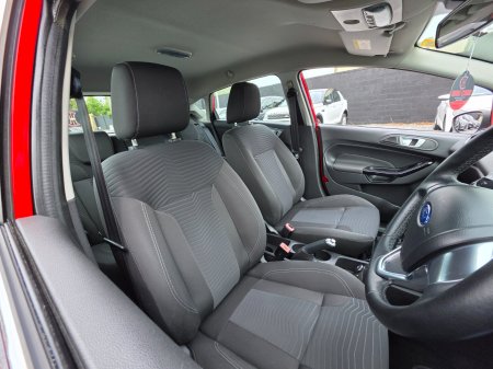 2016 Ford Fiesta - photo 22