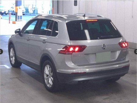 2019 Volkswagen Tiguan - photo 2