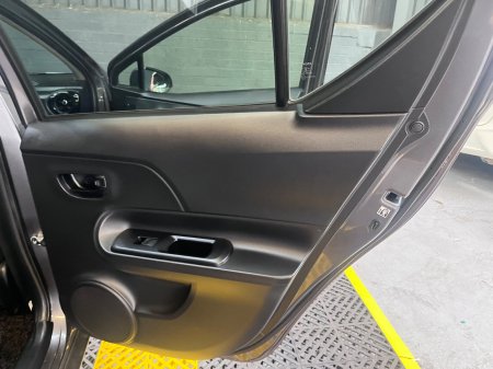 2015 Toyota Aqua - photo 22