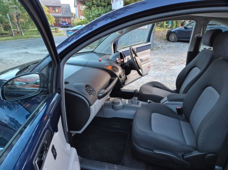 2005 Volkswagen Beetle - photo 9