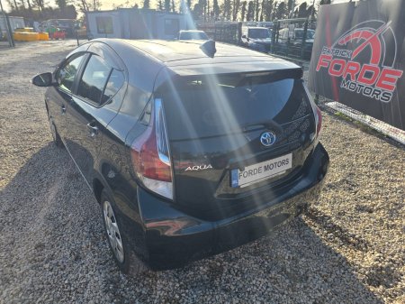 2015 Toyota Aqua - photo 3