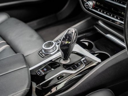 2022 BMW 5-Series - photo 10