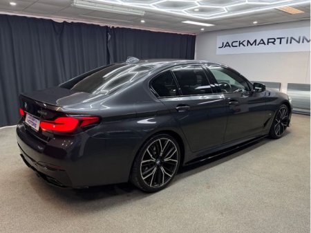 2021 BMW 5-Series - photo 17