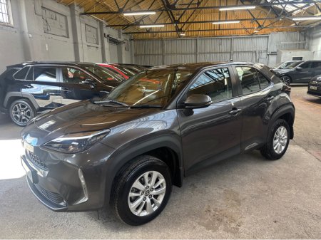 2025 Toyota Yaris Cross - photo 2