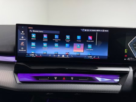 2025 BMW 5-Series - photo 21
