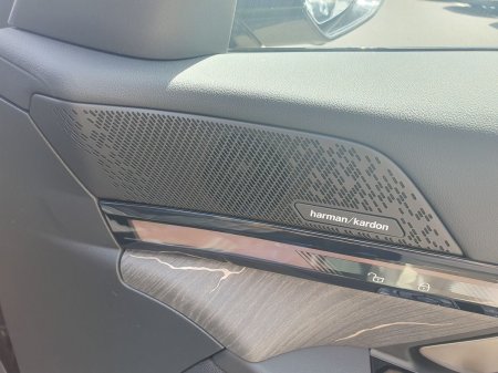 2026 BMW 5-Series - photo 23
