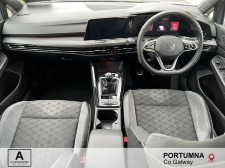 2024 Volkswagen Golf - photo 2