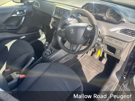 2017 Peugeot 208 - photo 2
