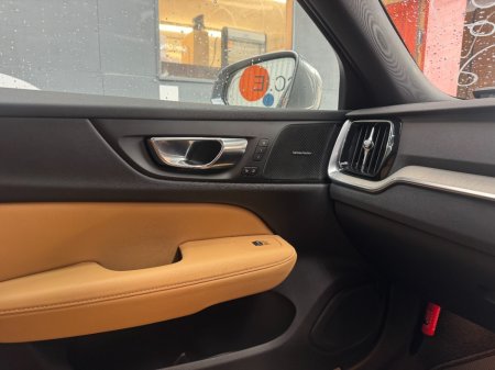 2020 Volvo V60 - photo 13