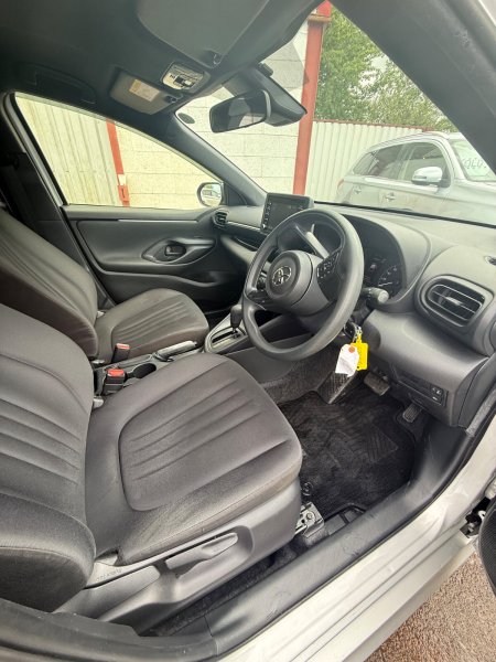 2021 Toyota Yaris - photo 12