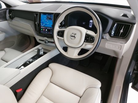 2025 Volvo XC60 - photo 11