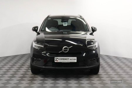 2023 Volvo XC40 - photo 2