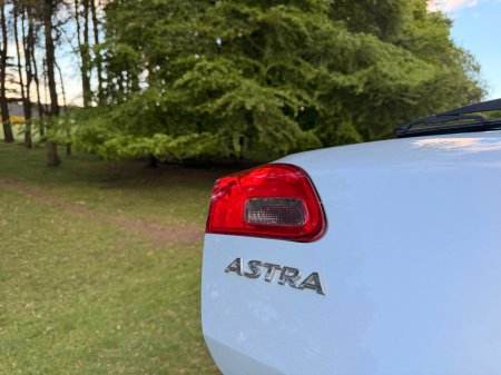 2011 Opel Astra - photo 33