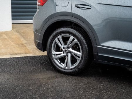 2023 Volkswagen T-Roc - photo 2