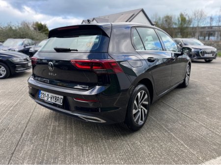 2023 Volkswagen Golf - photo 4