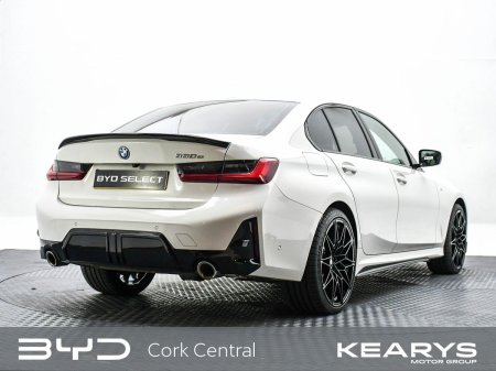 2025 BMW 3-Series - photo 6