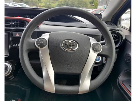 2016 Toyota Aqua - photo 17