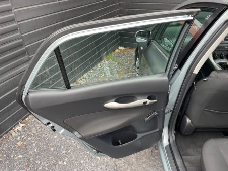 2010 Toyota Auris - photo 17