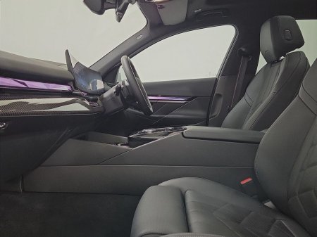 2024 BMW 5-Series - photo 7