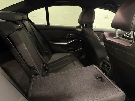 2025 BMW 3-Series - photo 35