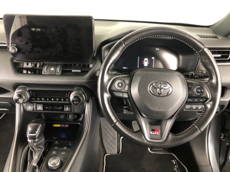 2025 Toyota RAV4 - photo 10