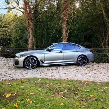 2022 BMW 5-Series - photo 4