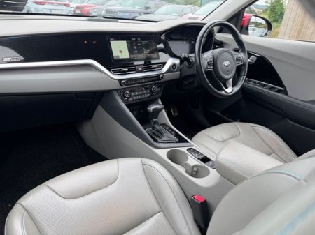 2020 Kia Niro - photo 9