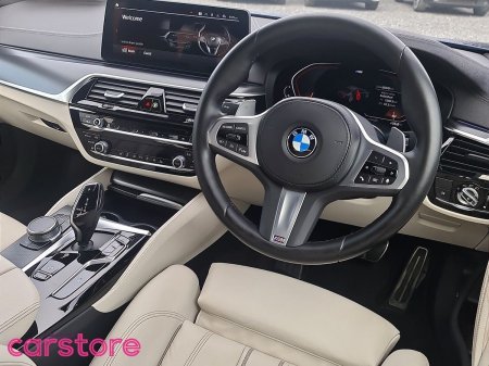 2022 BMW 5-Series - photo 14