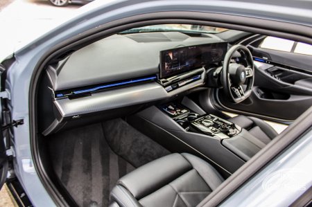 2024 BMW 5-Series - photo 35
