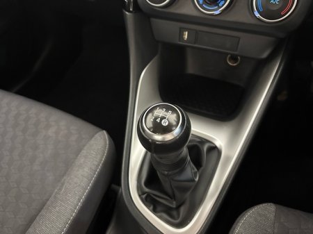 2022 Toyota Yaris - photo 17