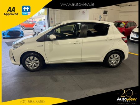 2020 Toyota Vitz - photo 5