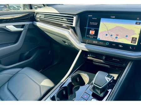 2025 Volkswagen Touareg - photo 21