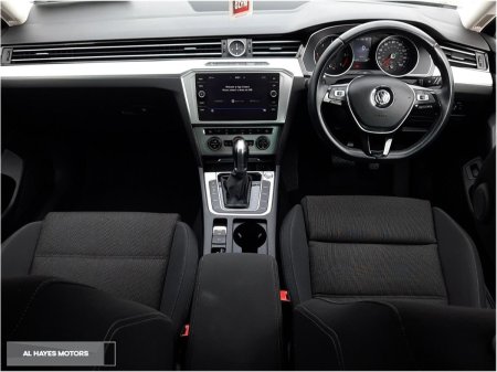 2018 Volkswagen Passat - photo 2