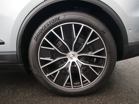 2026 Porsche Macan - photo 9