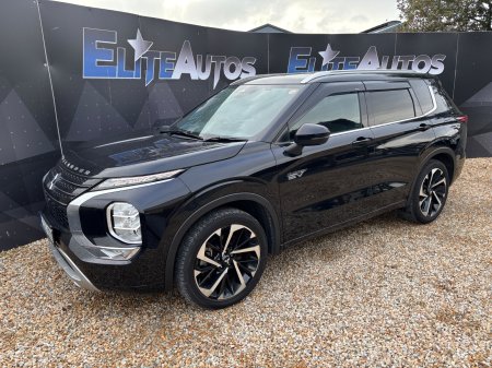 2023 Mitsubishi Outlander - photo 2