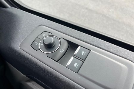 2026 Ford Transit Custom - photo 17
