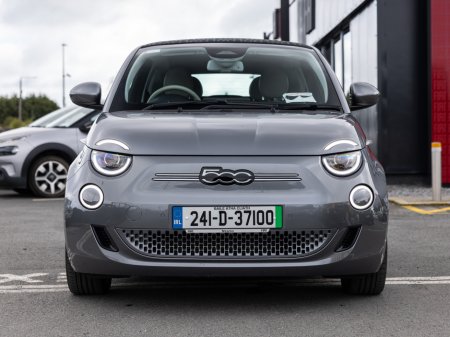 2024 Fiat 500e - photo 2