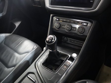 2020 Volkswagen Tiguan - photo 22