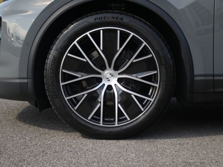 2026 Porsche Macan - photo 11