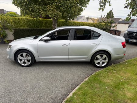 2015 Skoda Octavia - photo 2