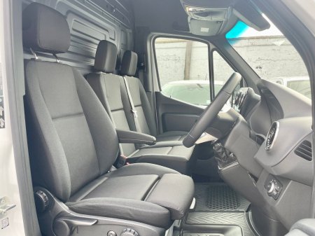 2025 Mercedes-Benz Sprinter - photo 11