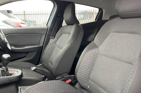 2020 Renault Clio - photo 19